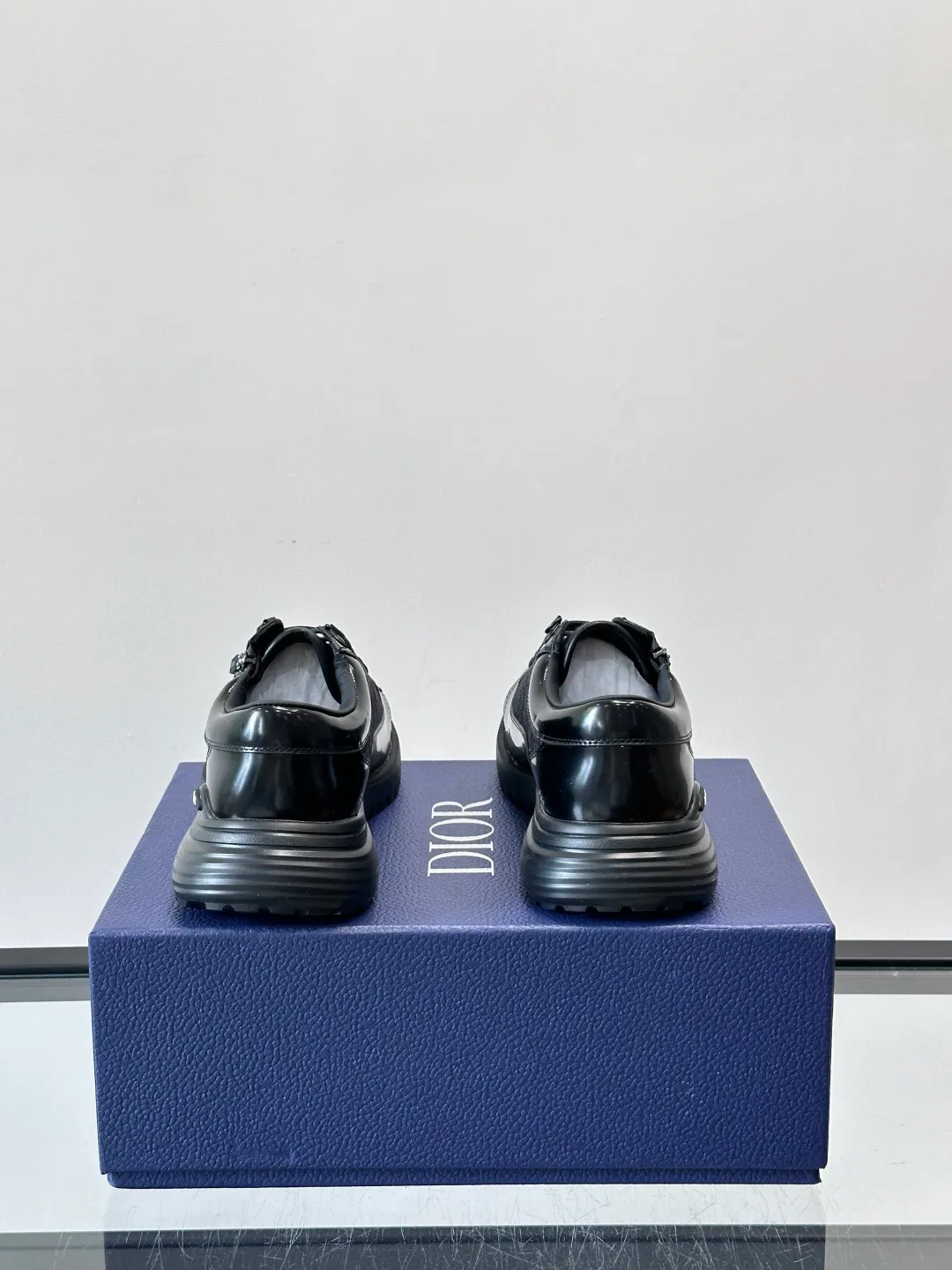 Men's shoes 💰p560 "Dio＊" Combat Derby Shoes Dior Combat Derby Shoes, black calfskin + Dior Oblique embroidery, highly recognizable. Shoelaces + technical zippers make it easy to put on and take off. The EVA hybrid soles are light and comfortable, with a sense of sportiness and fashion. They are great for daily wear or sports. They are the perfect combination of high fashion and functionality. size: 39-44 (38.45 customized)